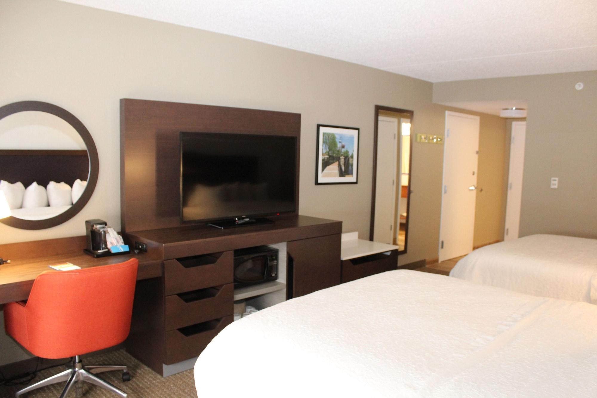 Hampton Inn Mchenry Екстер'єр фото