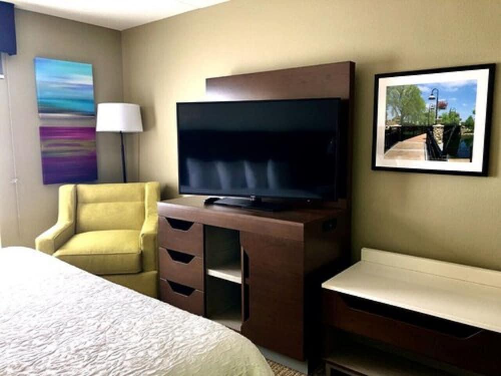 Hampton Inn Mchenry Екстер'єр фото