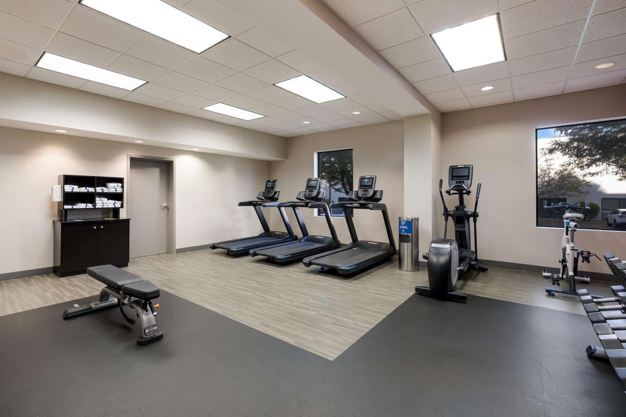 Hampton Inn Mchenry Екстер'єр фото