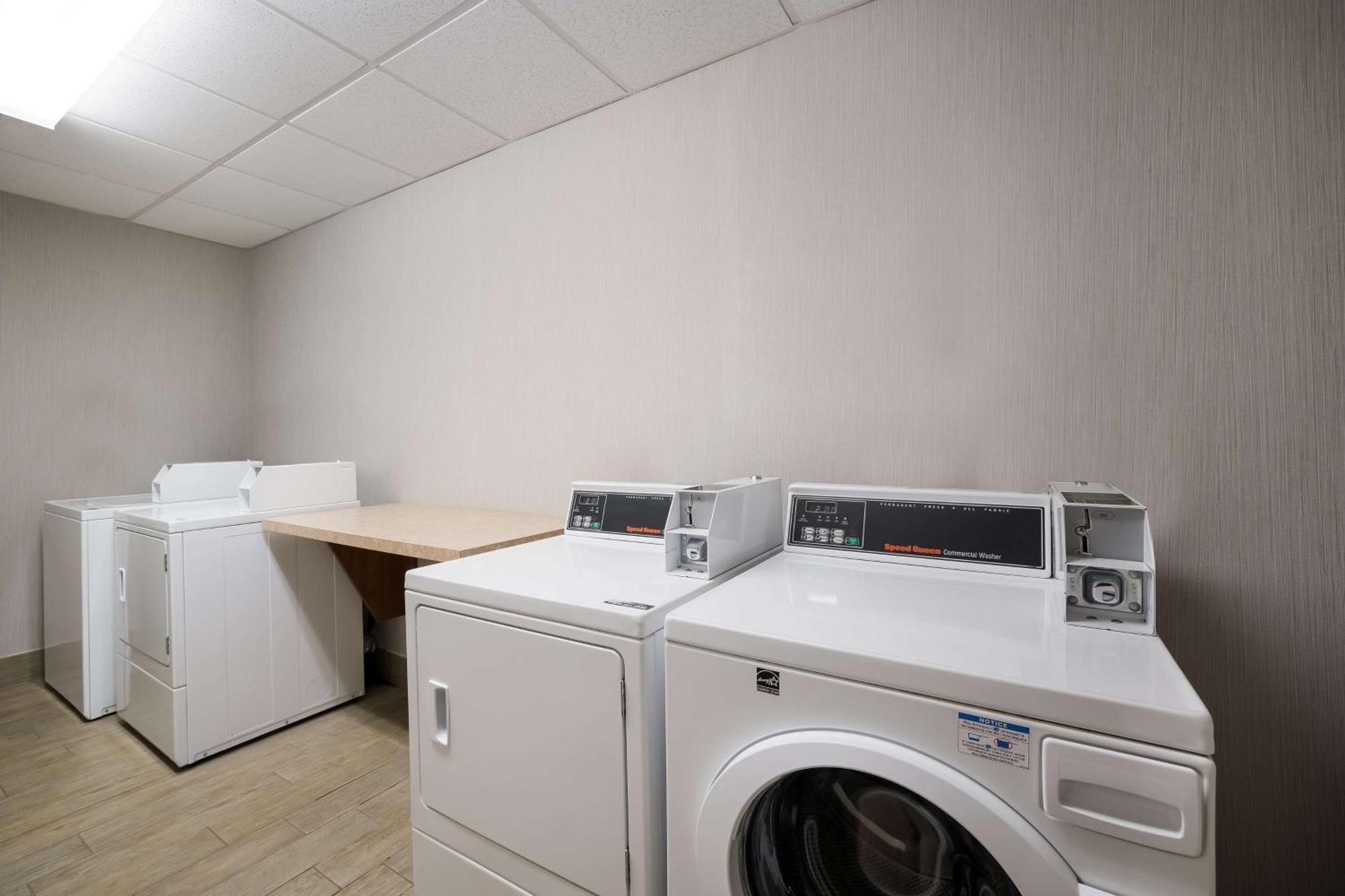 Hampton Inn Mchenry Екстер'єр фото